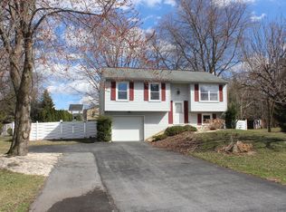 415 Hollyann Dr, Landisville, PA