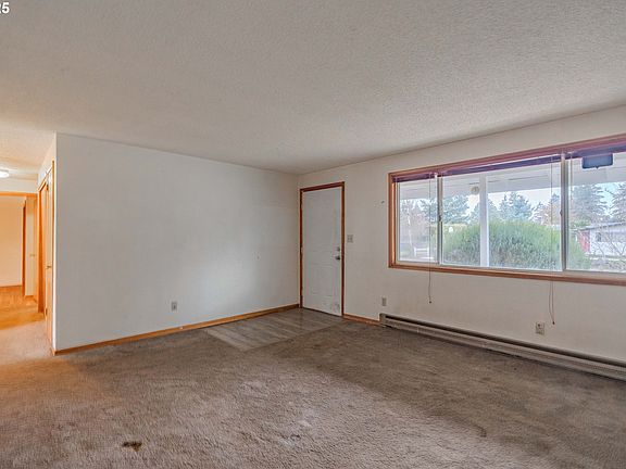 3rd image of 807 SE 105th Ave