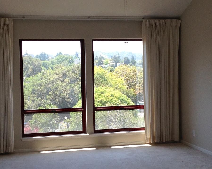 1st image of 10 9th Ave #4