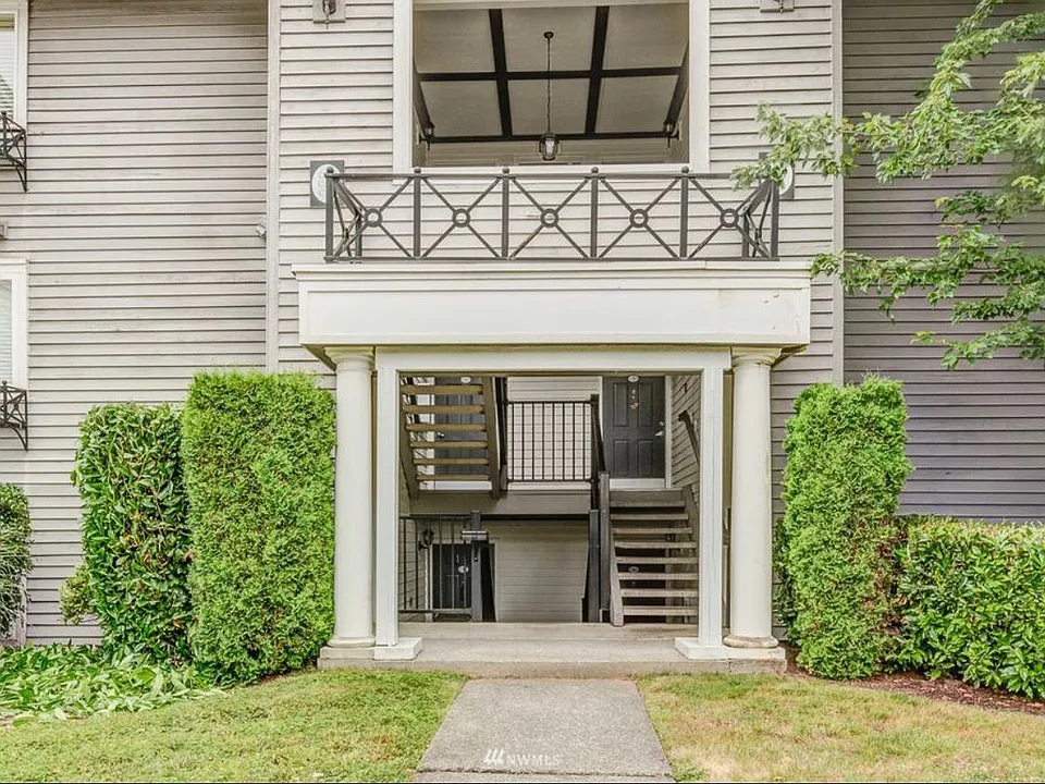 15415 35th Ave W #C304