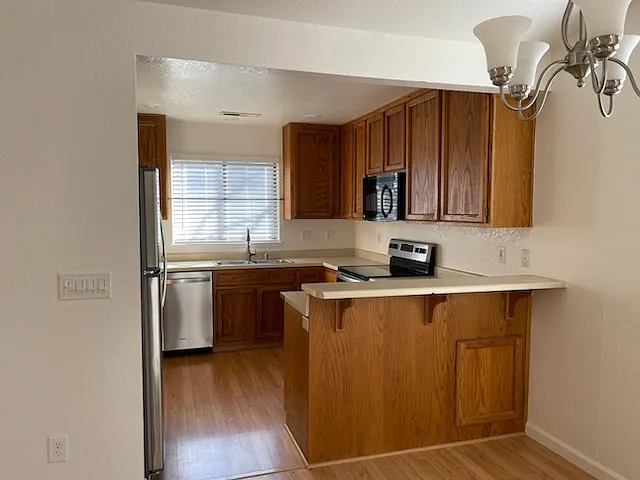 3 bed, 1317 sqft, $3,000 — Photo 3