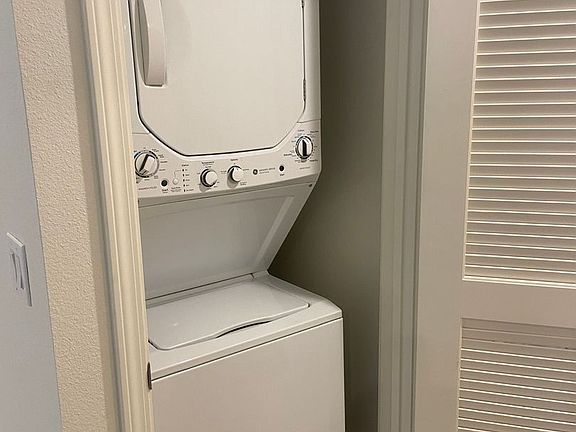 5th image of 891 Turquoise St #203
