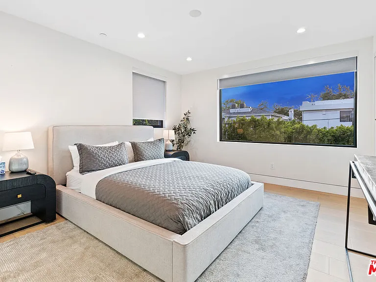 731 N Curson Ave — Photo 42