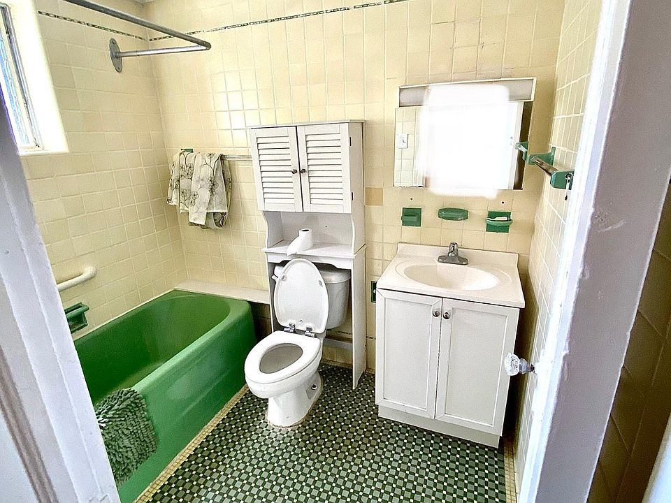 1 Bathroom
