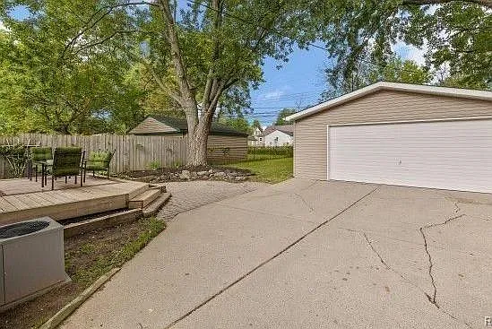 350 S Manitou Ave — Photo 43