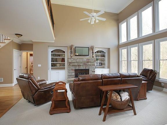 5th image of 5126 Millwood Dr