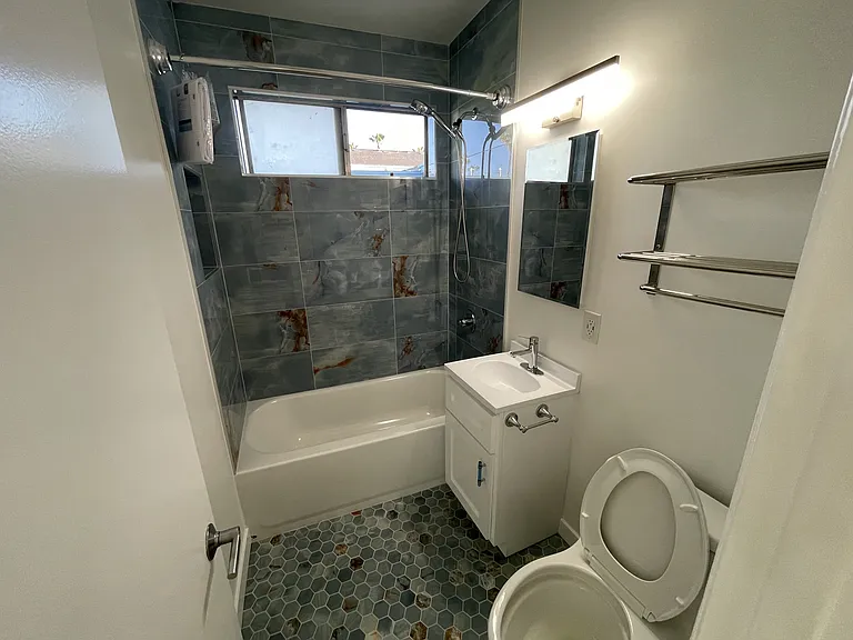 Navy Street Apartments — Photo 12
