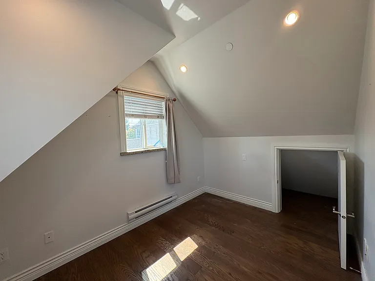 5772 Rhodes St — Photo 4