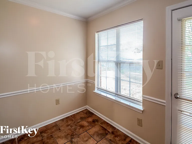 7435 Bridle Cv — Photo 14