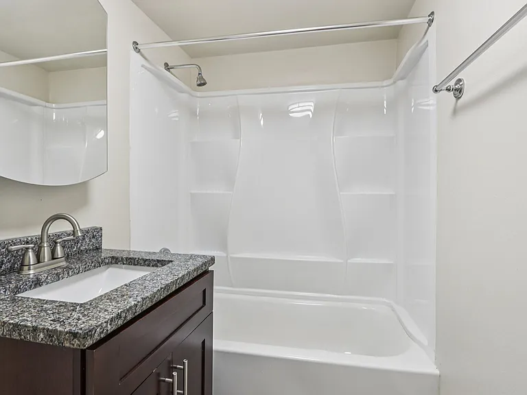 Regents Park Apartments — Photo 11