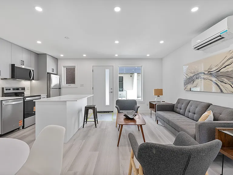 587 Oakwood Ave — Photo 114