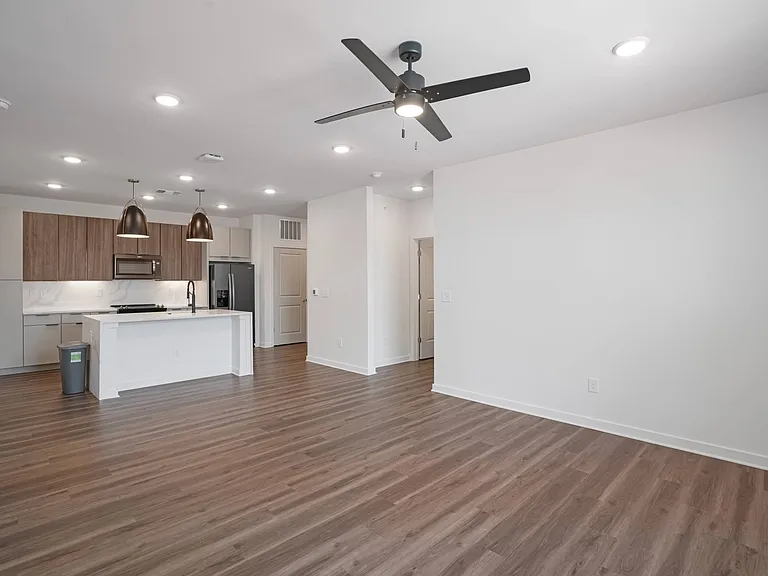 The Pullman Luxury Apartments — Photo 81