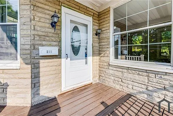 4 bed, 1962 sqft, $1,800 — Photo 2