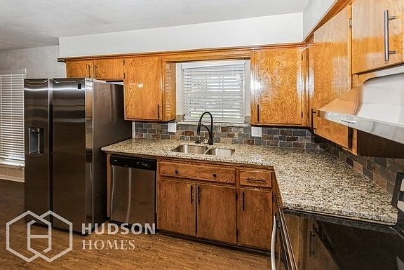4th image of 5005 Country Ln