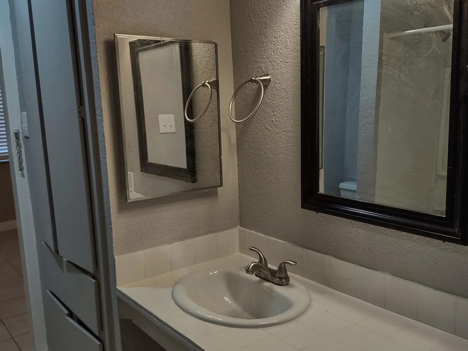 2 bed, 896 sqft, $1,350 — Photo 3