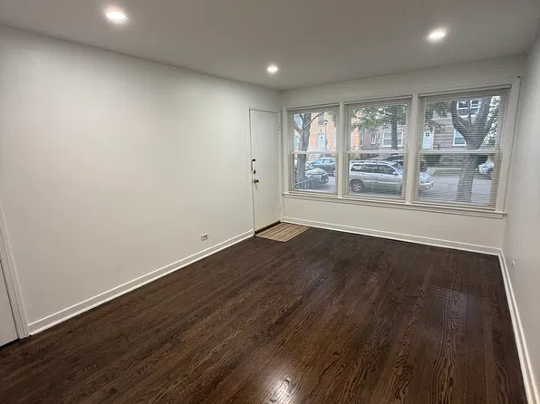 4931 Kirk St APT 1E, Skokie, IL 60077