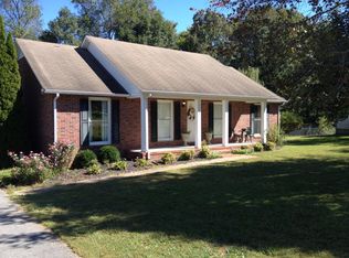 3603 N Riveroaks Dr, Cookeville, TN 38506
