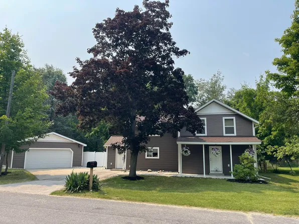 7967 Meade St, Montague, MI 49437