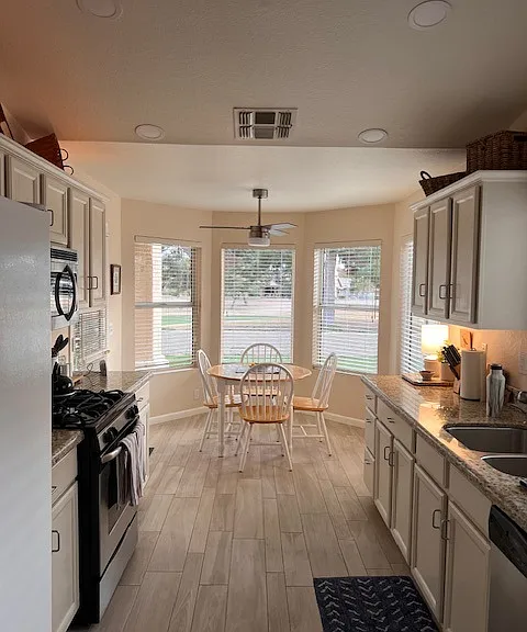 Light & bright kitchen with all the amenities you need.