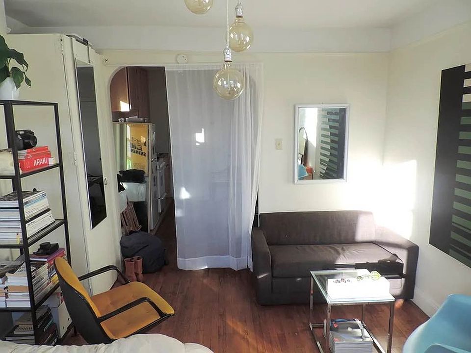 2nd image of 125 Stanton St APT 7