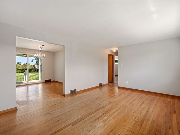 3rd image of 172 Elmwood Dr