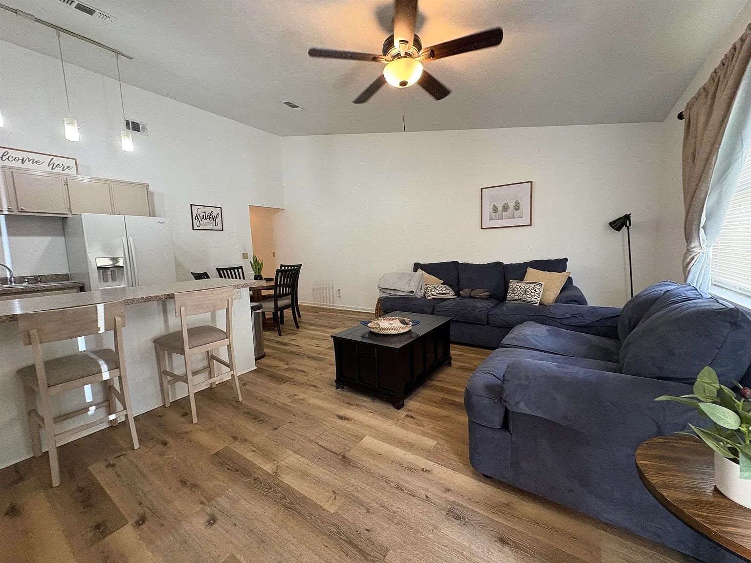2 bed, 792 sqft, $1,295 — Photo 2