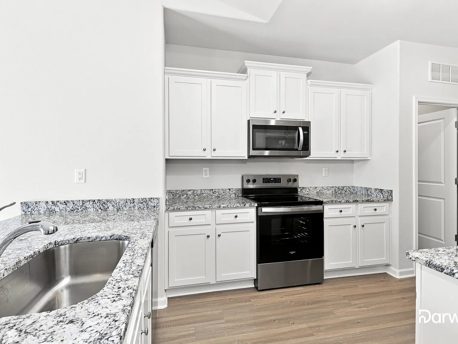 3 bed, 2.0 bath, 1317 sqft, $1,840 — Photo 4