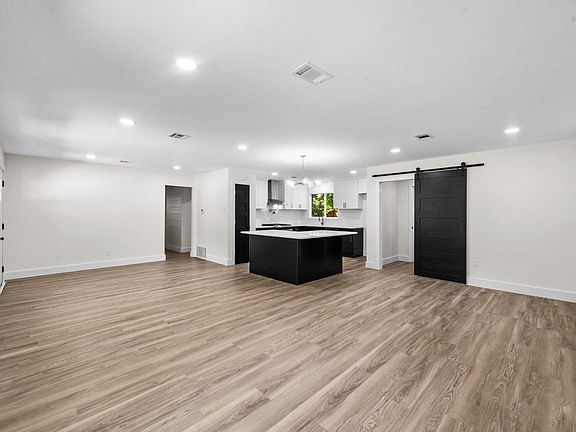 5th image of 2306 Blaydon Dr
