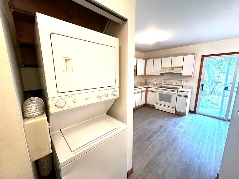 23 Warsaw Ave #22 — Photo 6