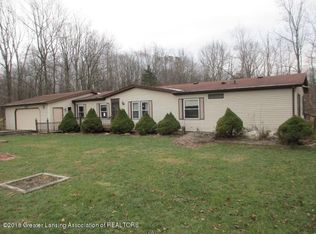 832 E Main St, Saint Johns, MI 48879