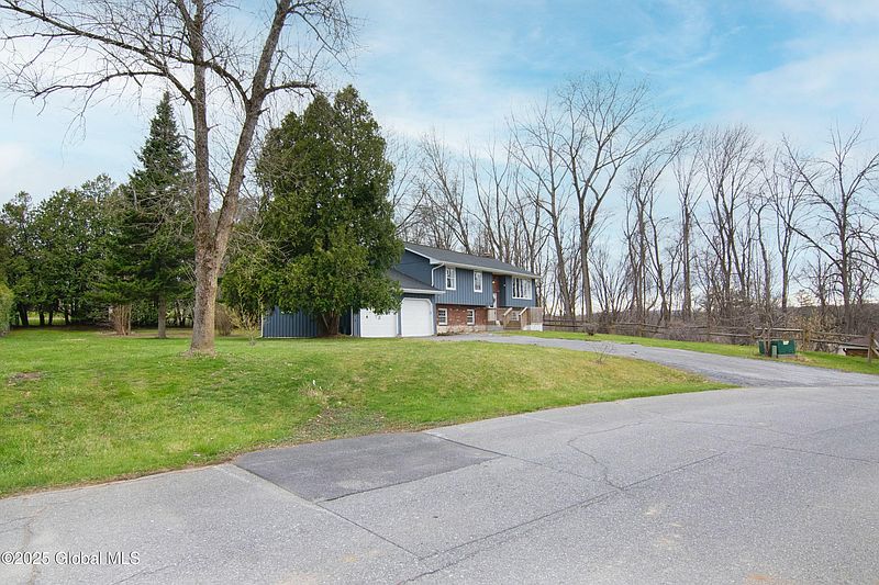 3rd image of 112 Gregory Lane