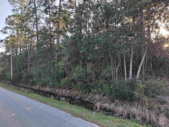 2nd image of 1062 Woodlore Cir