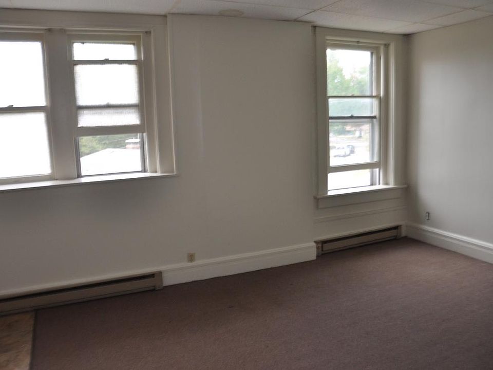 Living Room/Bedroom