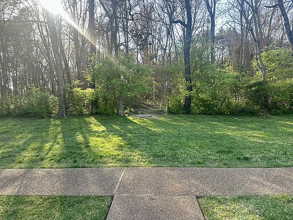 4th image of 1034 E Northfield Blvd