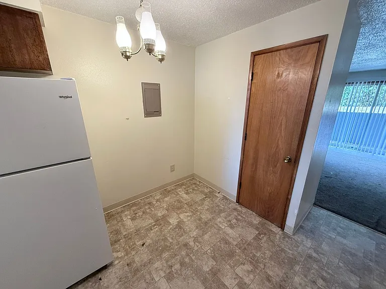 1250 SW E Ave — Photo 8