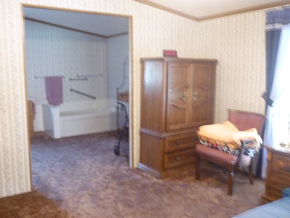 4th image of 252 Buckingham Dr