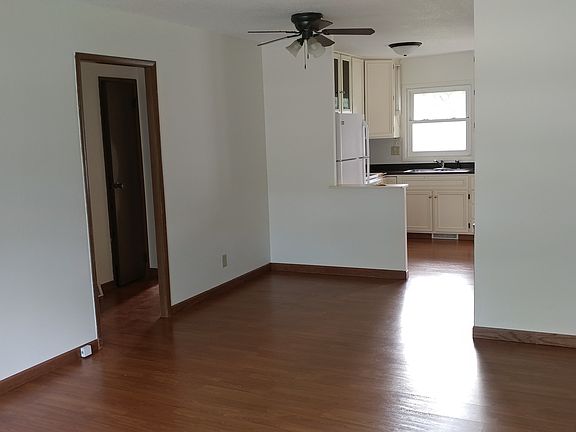 2nd image of 208 17th Ave N #208