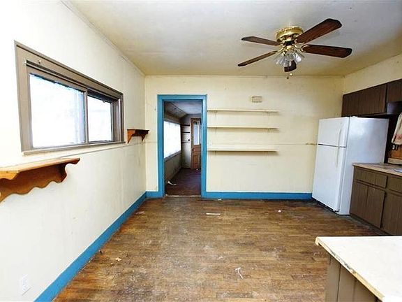 4th image of 321 W Main St
