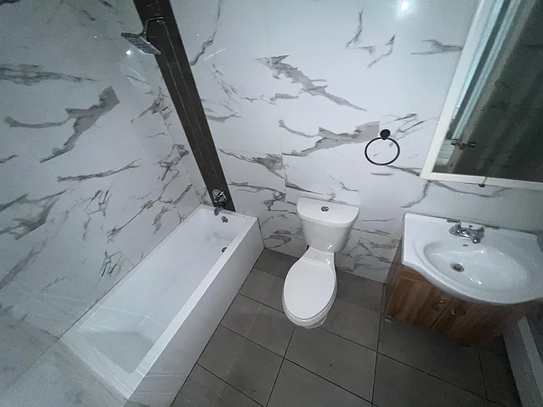 205 Monticello Ave #4E — Photo 6