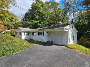 30 Timberline Dr, Poughkeepsie, NY