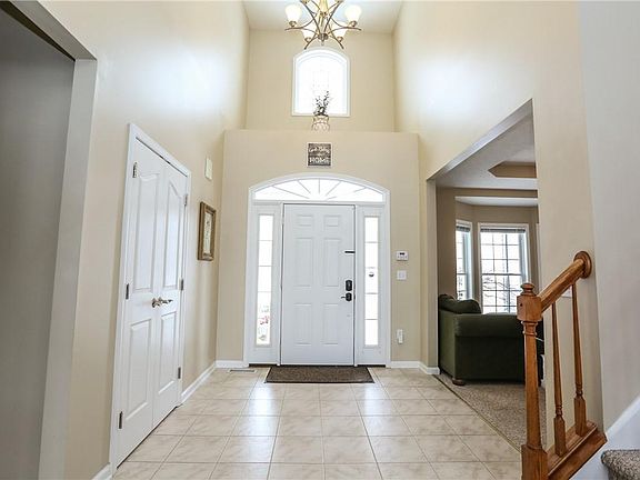 4th image of 1111 Channing Woods Dr
