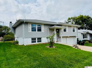 1712 N 107th Ave, Omaha, NE 68114