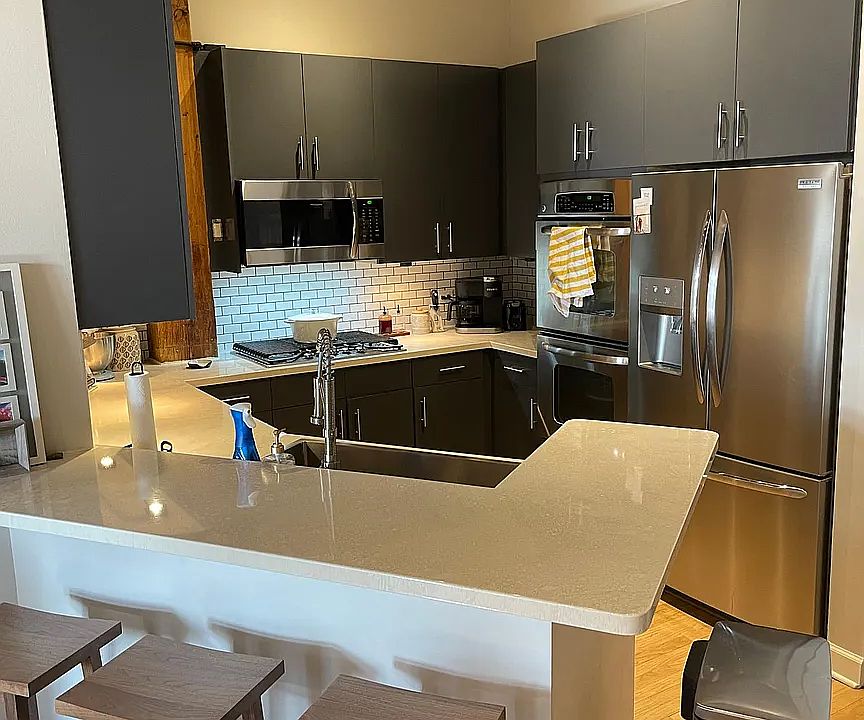 1st image of 701 W Jackson Blvd APT 205E