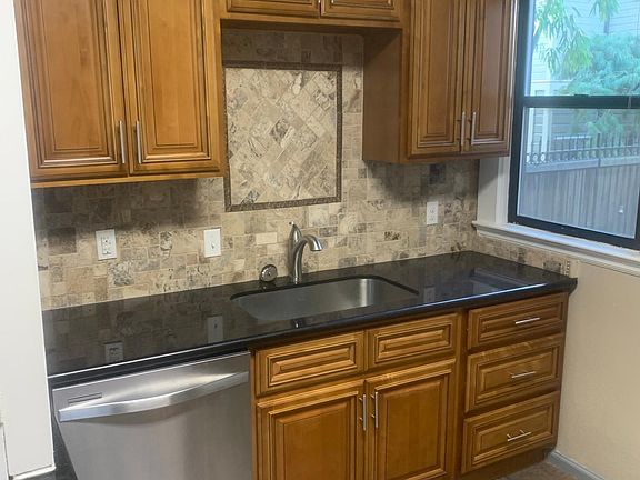 Kitchen including dishwasher