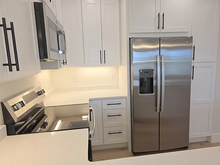 442 Main St #5 — Photo 9
