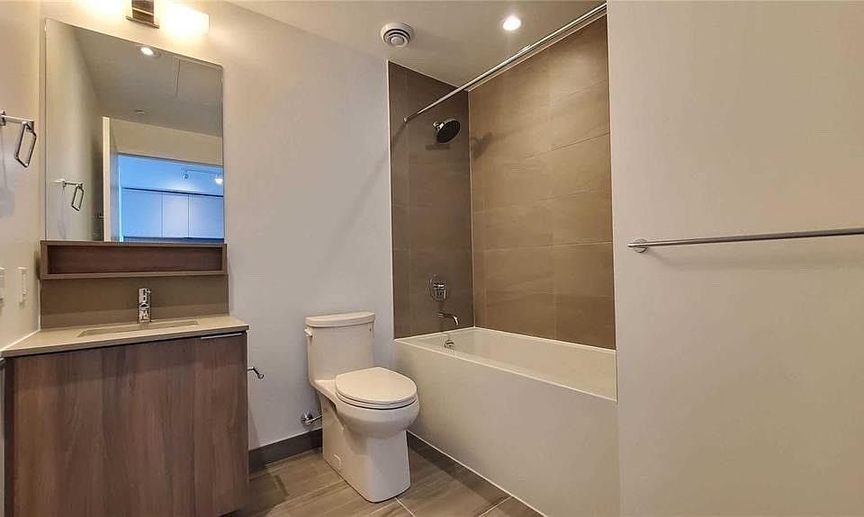 1st image of 950 Portage Pkwy #4301
