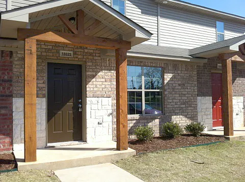 Available! 1 Bedroom 1.5 Bath Townhome For Rent In Lindale
