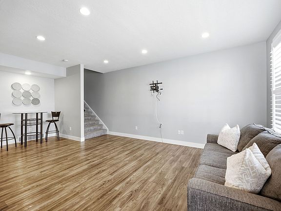 4th image of 9283 S Bennington Ct