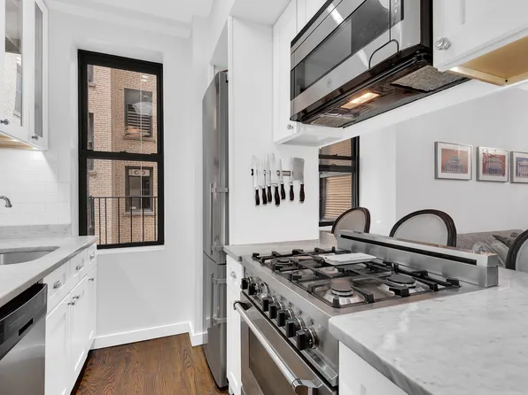 375 Riverside Drive image 2 of 6