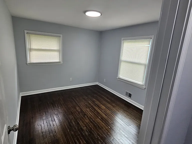 180 Ruzelle Dr SE — Photo 5
